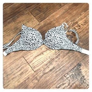 32DD Victoria Secret Pink Bra Cheetah print